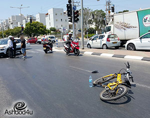 רוכב אופניים בן 70 נפגע