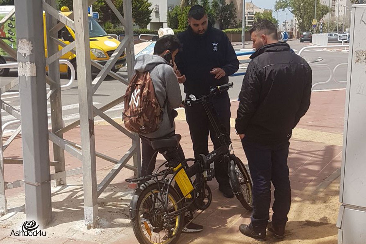 החלה האכיפה על רוכבי האופניים החשמליים