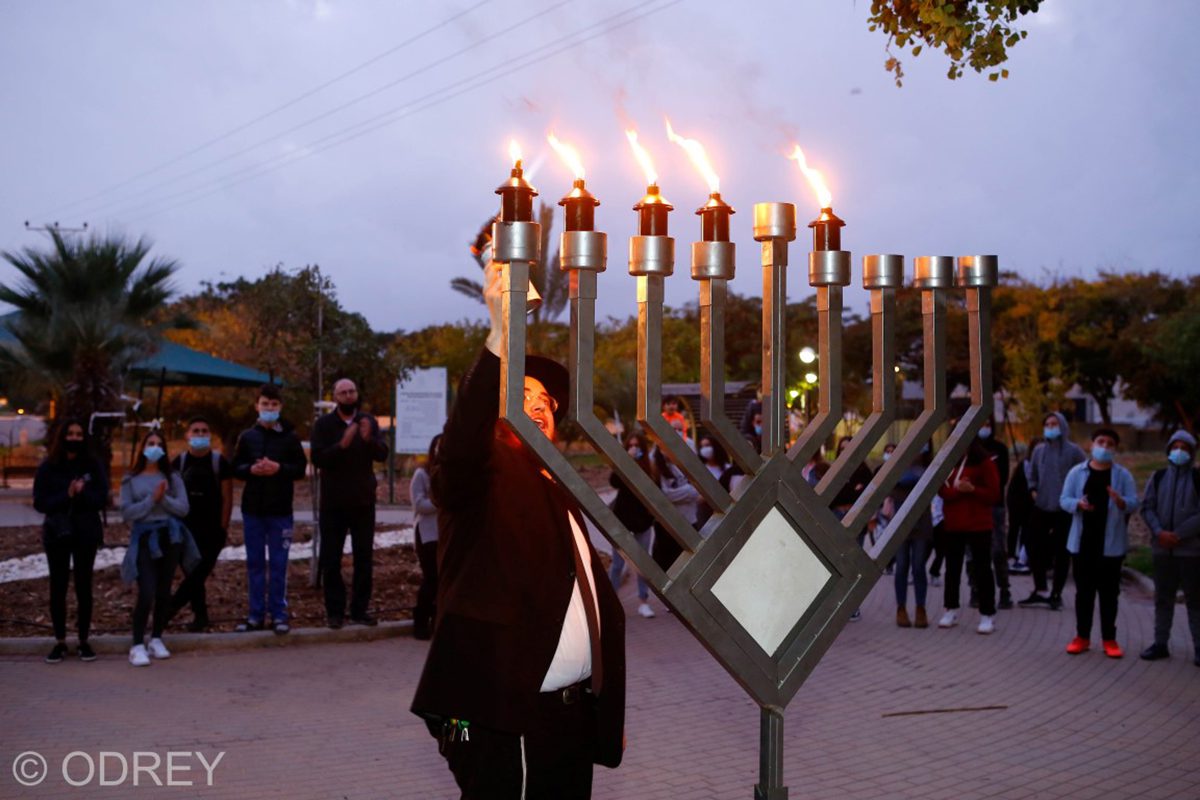 חנוכה קהילתי ביער המאכל