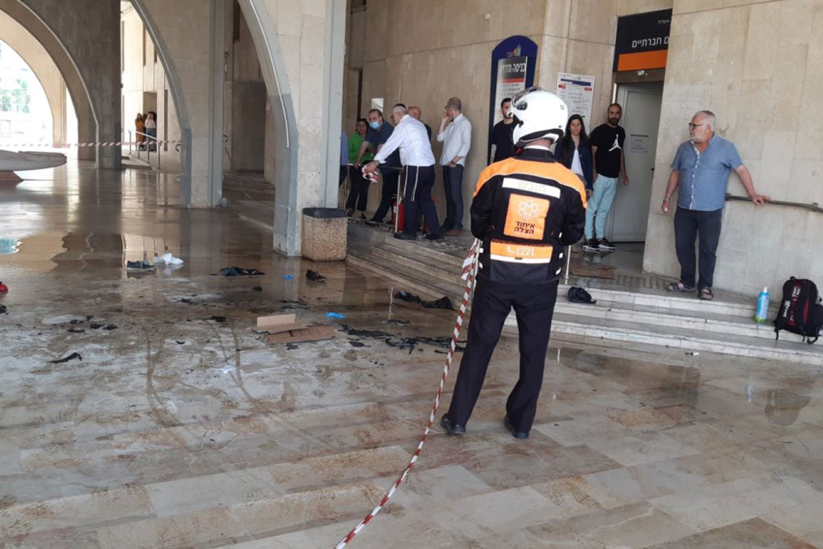 תושב העיר הצית את עצמו ברחבת העירייה – מצבו קשה